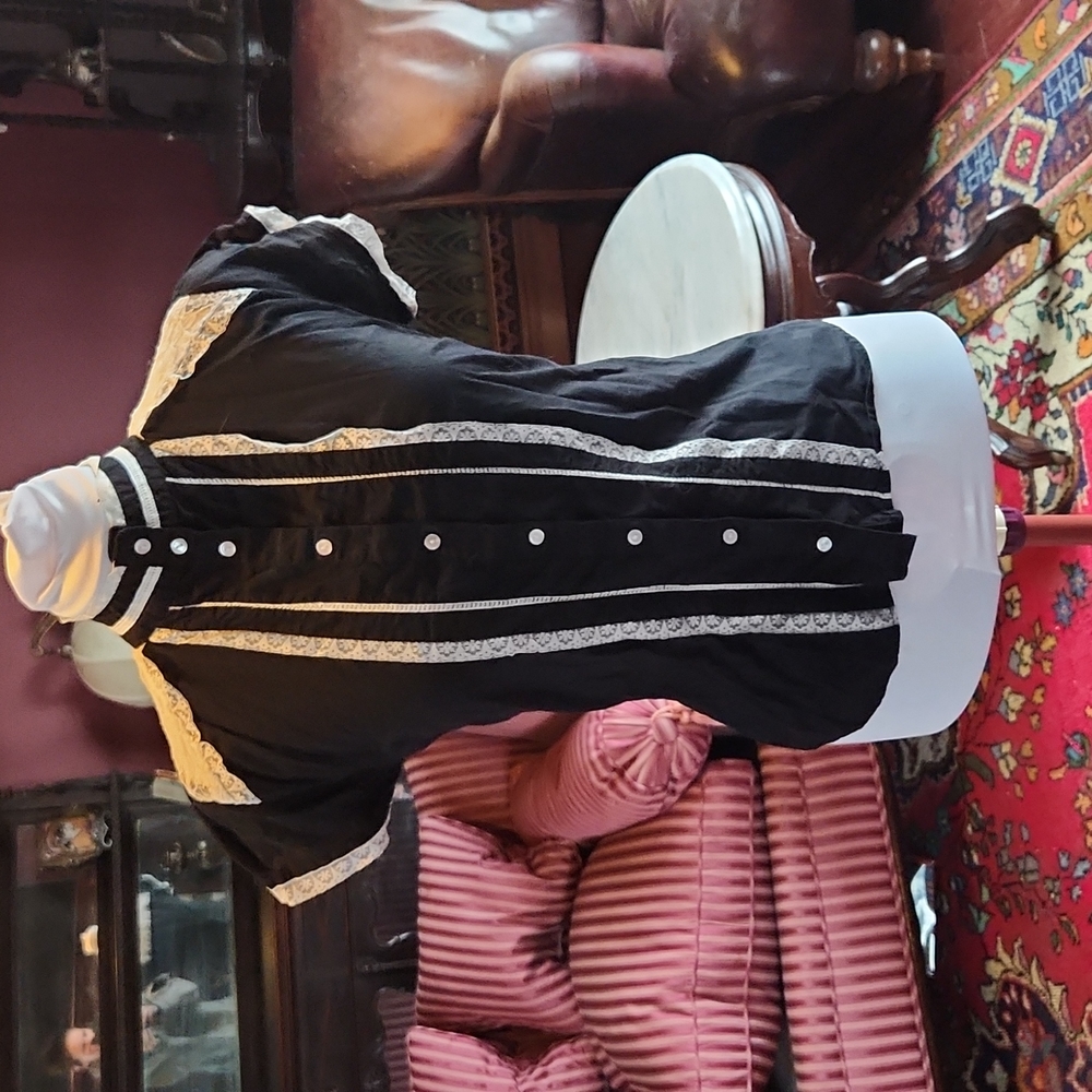 Victorian style button up